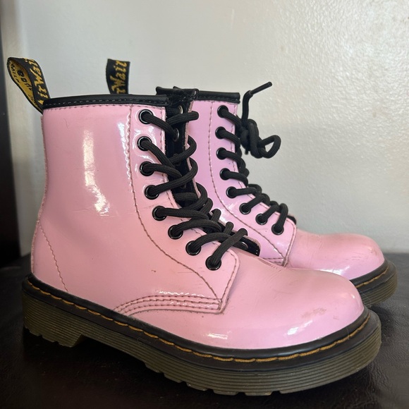 Dr. Martens girls size 12 boot - Picture 1 of 2